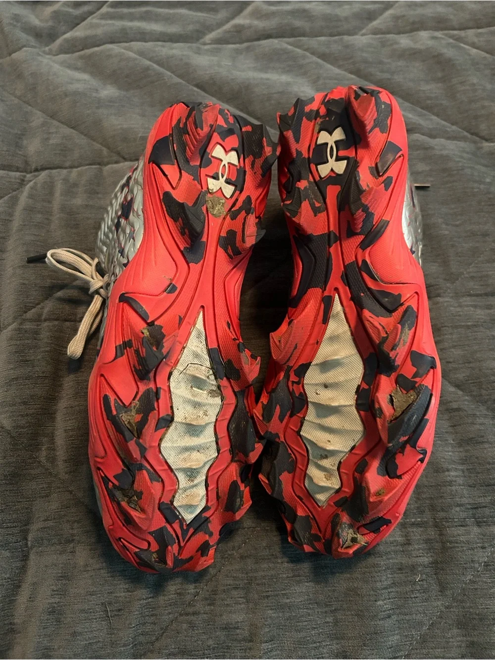Under Armour Silver and Red Kids Sneakers with Wave-Texture